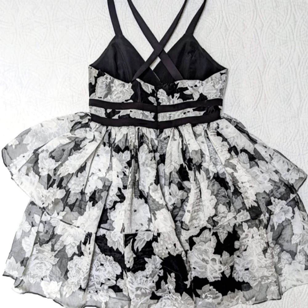 BCBGeneration Floral Tiered Dress ☆ﾟ.*･｡ﾟ - Picture 2 of 3